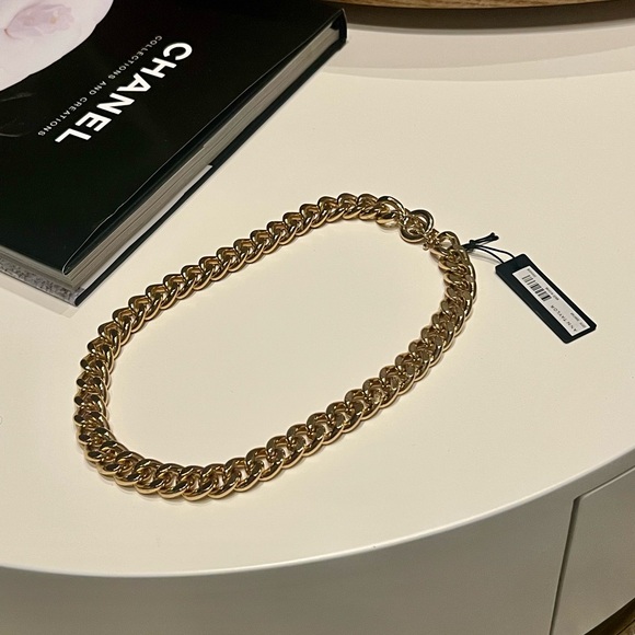 new Ann Taylor chunky curb link gold necklace - Picture 3 of 9